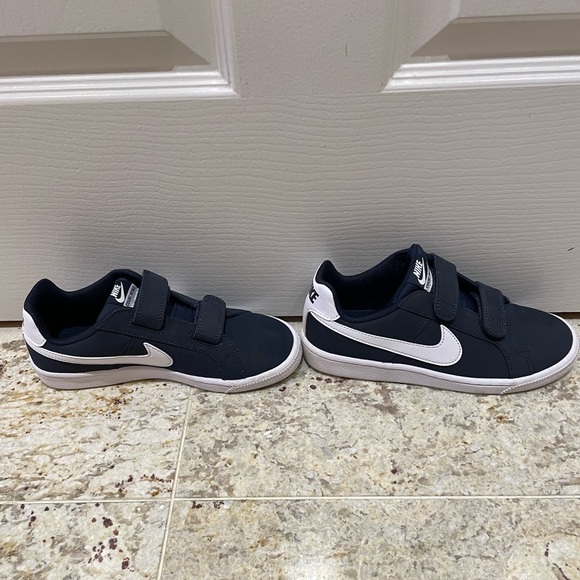 Nike boys running shoes - court royale navy blue sneakers - size 2Y - Picture 8 of 8